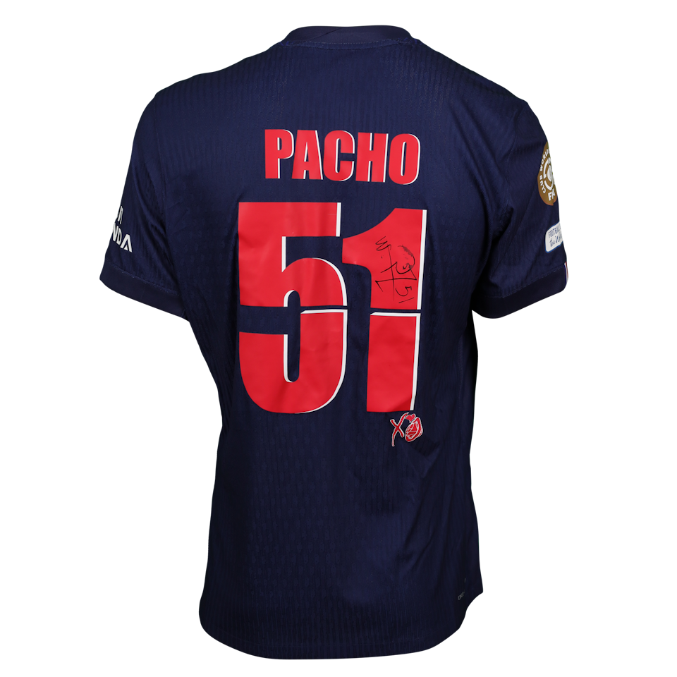 William Pacho Paris Saint-Germain shirt