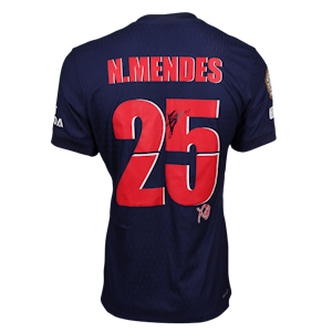 Paris Saint-Germain 팀의 Nuno Mendes 셔츠