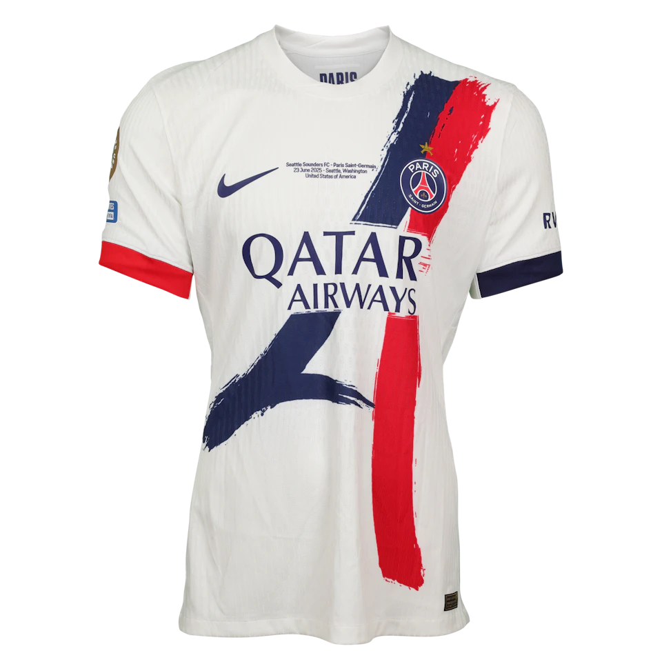 Lucas Hernández Paris Saint-Germain shirt