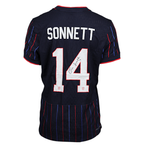 Shirt van Emily Sonnett United States W