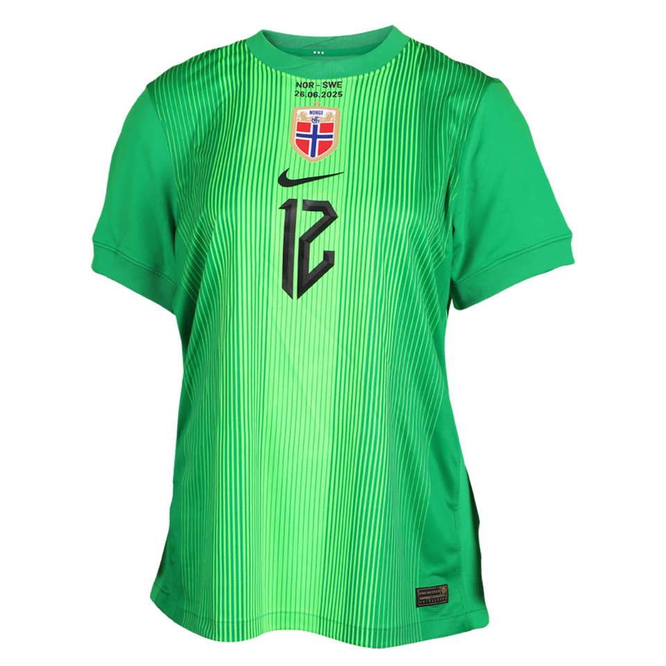 Selma Panengstuen Norway W shirt