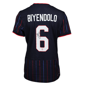 Lynn Biyendolo United States W shirt