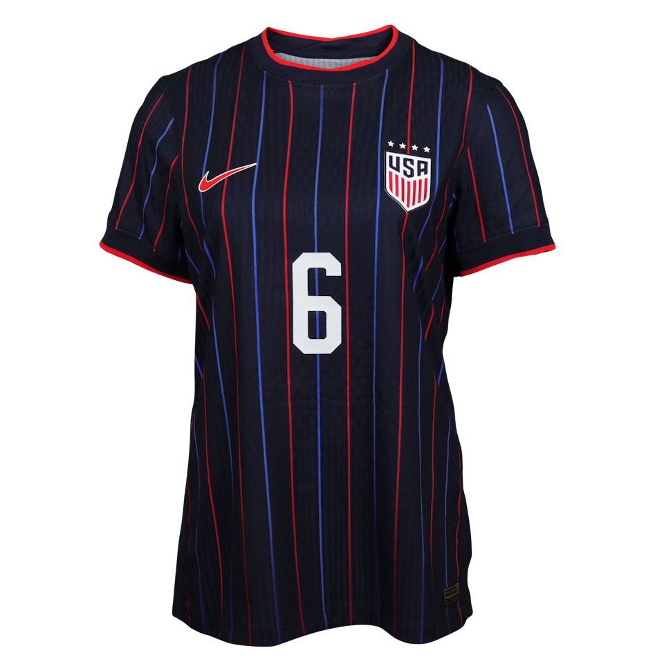 Lynn Biyendolo United States W shirt