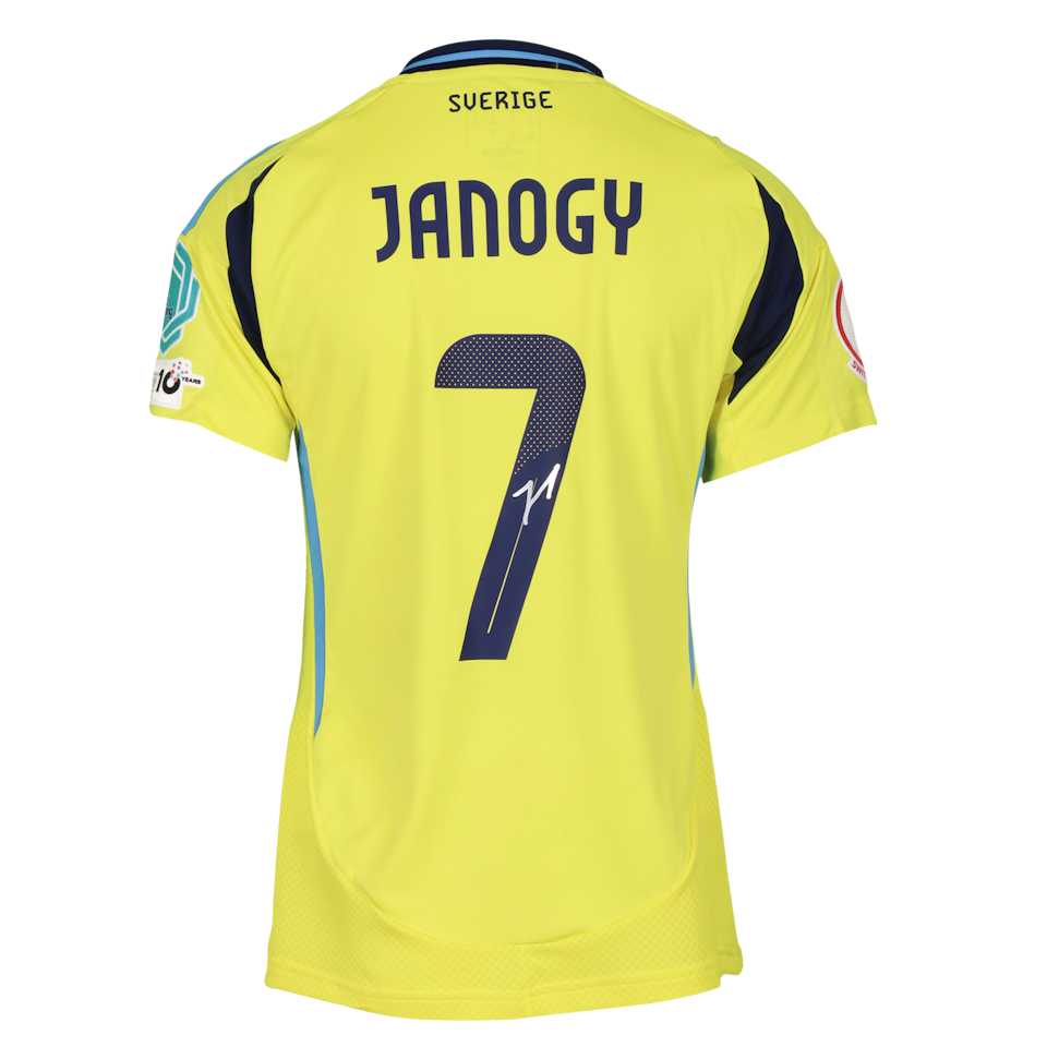 Madelen Janogy Sweden W shirt