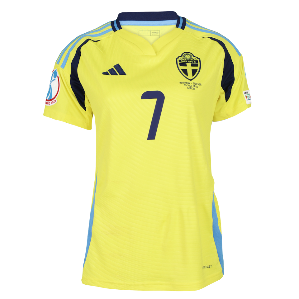 Madelen Janogy Sweden W shirt
