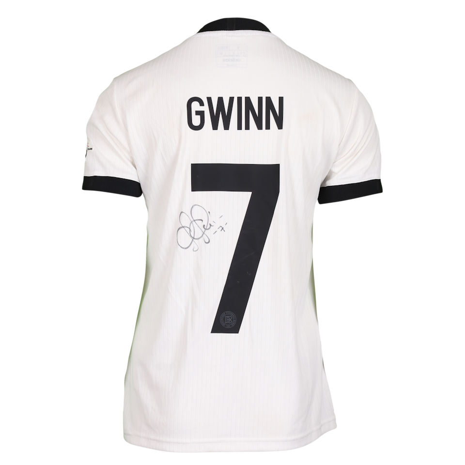 Giulia Gwinn Germany W shirt