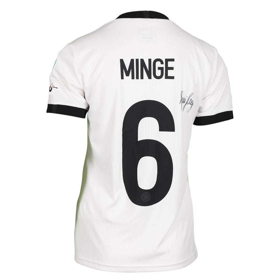 Janina Minge Germany W shirt
