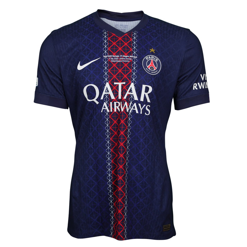 Lucas Beraldo Paris Saint-Germain forması