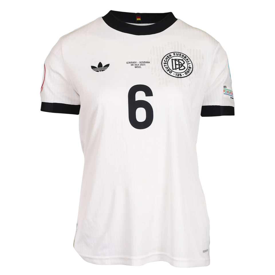 Janina Minge Germany W shirt