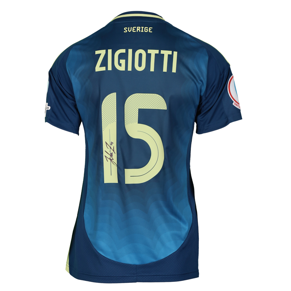 Julia Zigiotti-Olme Sweden W shirt