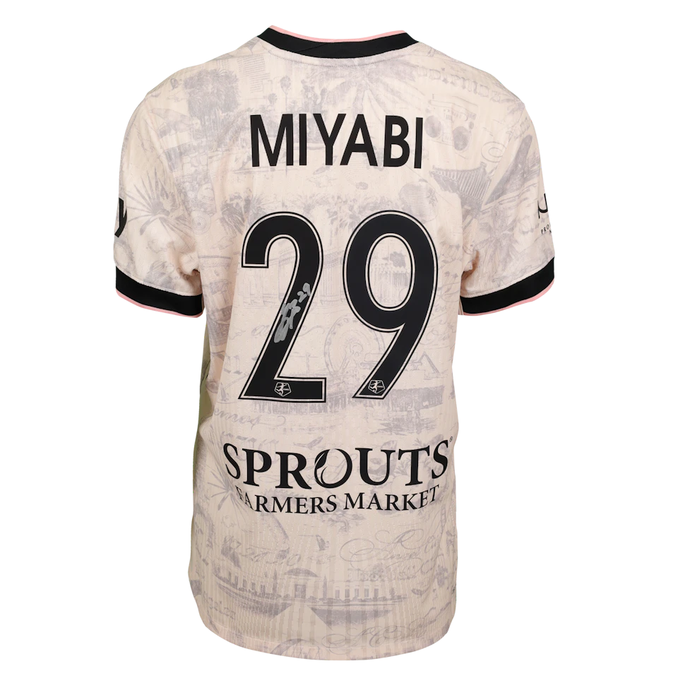 来自Angel City FC的Moriya Miyabi 守屋都弥球衣