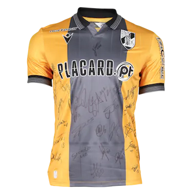 Squad Signed Shirt | Vitória SC