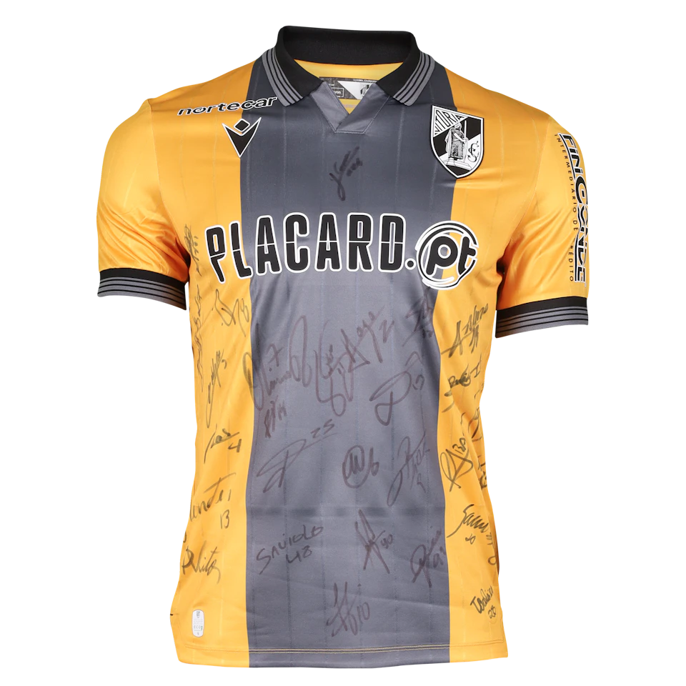 Squad Signed Shirt | Vitória SC