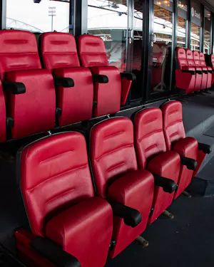 4x Old Business Seats