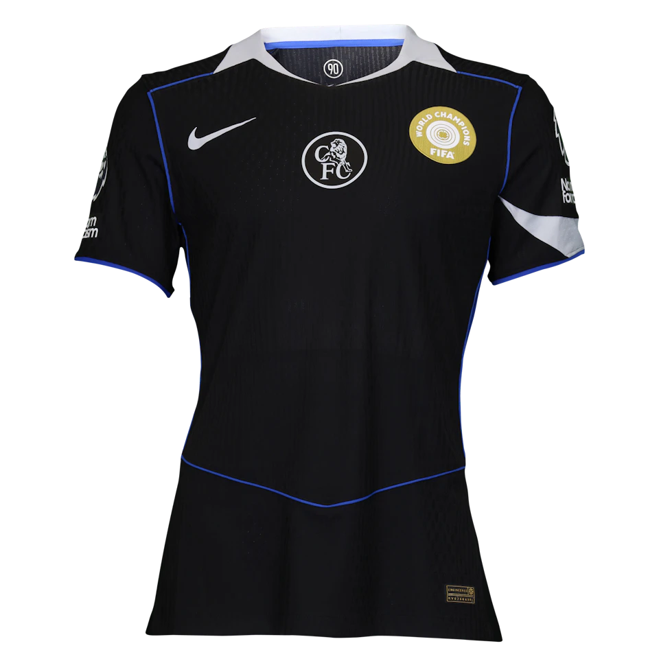 Chelsea 팀의 Estêvão 셔츠