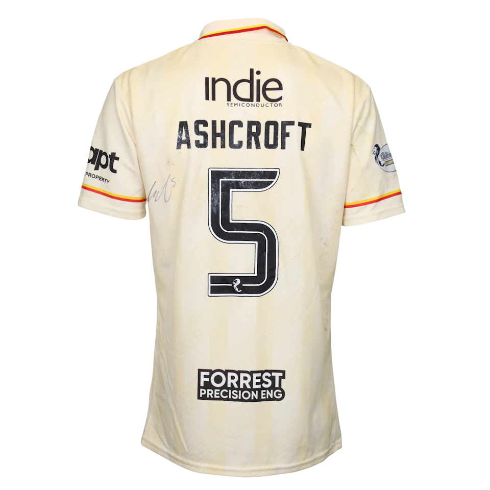Lee Ashcroft Partick Thistle jersey