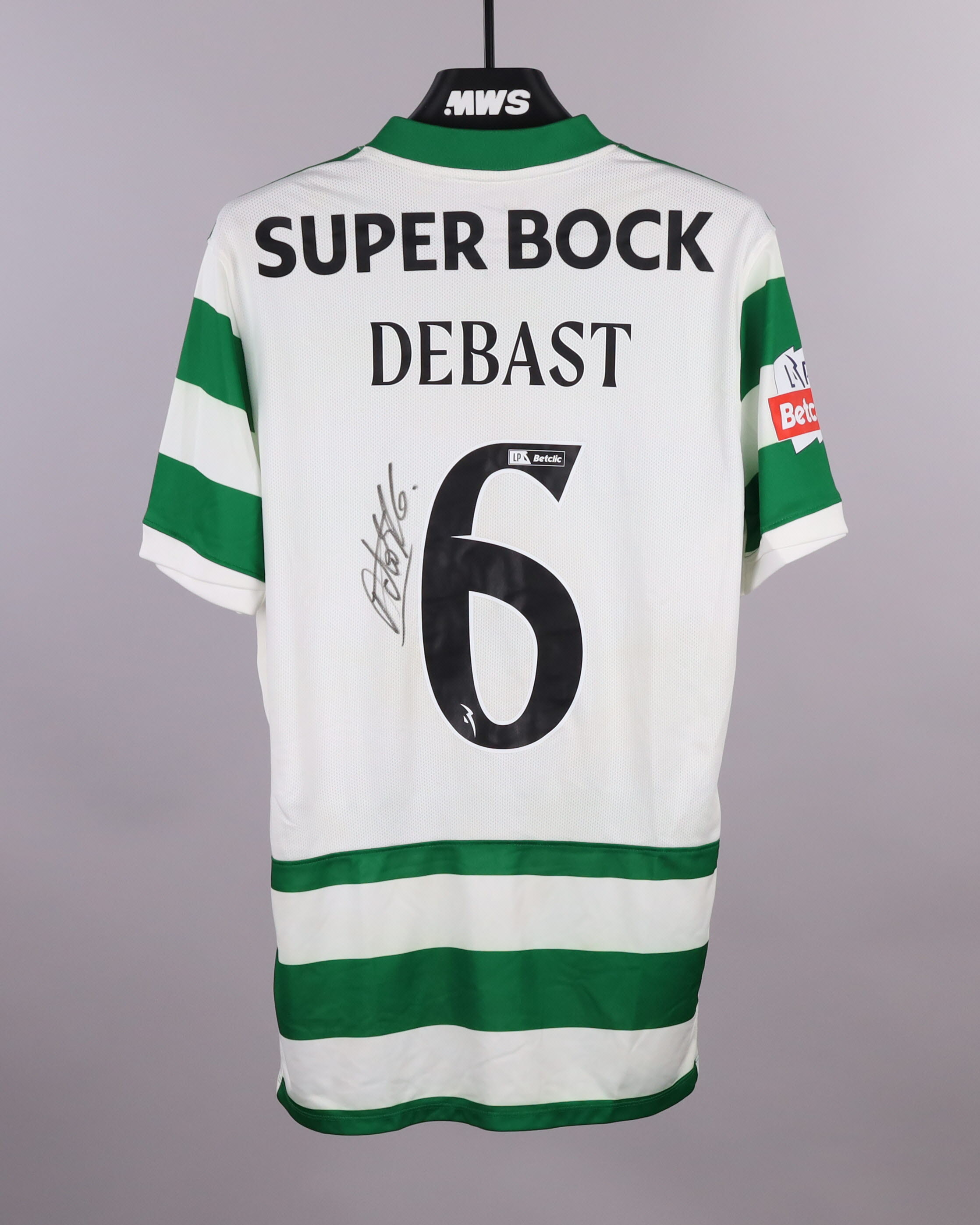Zeno Debast Sporting CP shirt