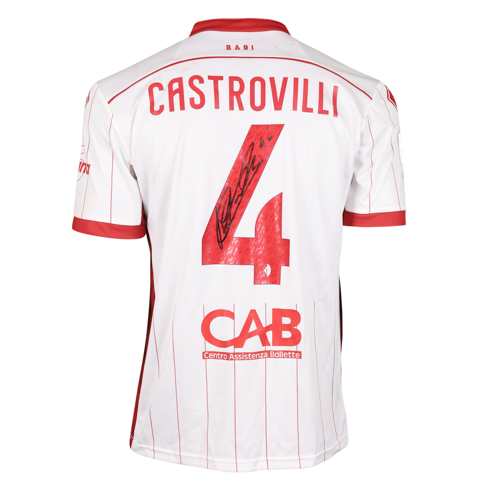 Gaetano Castrovilli S.S.C. Bari camisa.