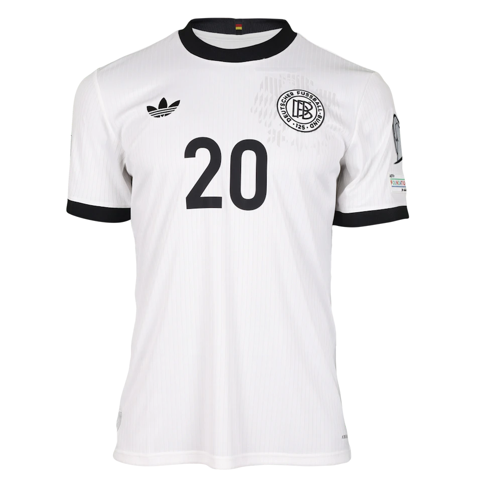 Serge Gnabry Germany のシャツ