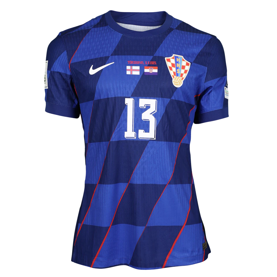 Nikola Moro Croatia のシャツ