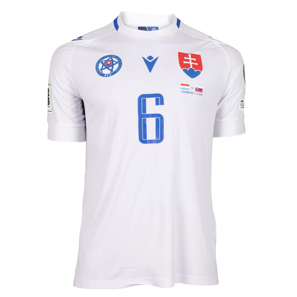 来自Slovakia的Norbert Gyömbér球衣