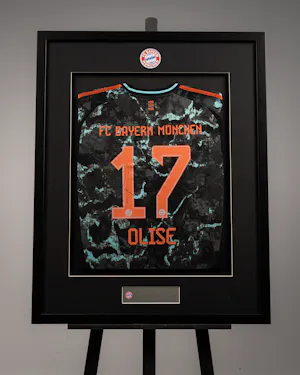 Framed Michael Olise Shirt | FC Bayern München