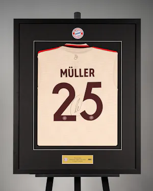 Thomas Müller | Classic Edition Framed Signed Shirt