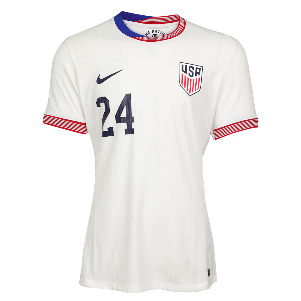 Cristian Roldan United States shirt