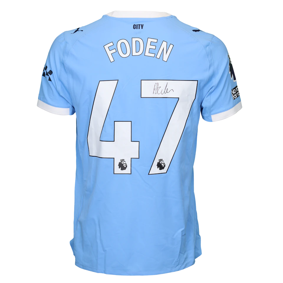 来自Manchester City的Phil Foden球衣