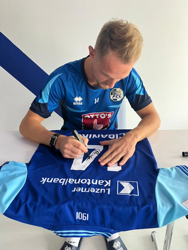 来自FC Luzern的Andrejs Cigaņiks球衣