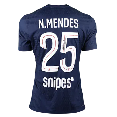 Paris Saint-Germain 팀의 Nuno Mendes 셔츠