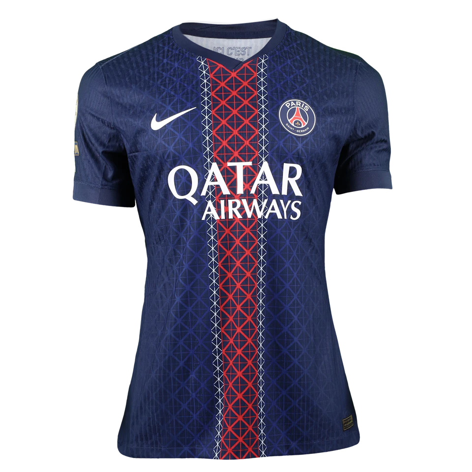 Paris Saint-Germain 팀의 Nuno Mendes 셔츠