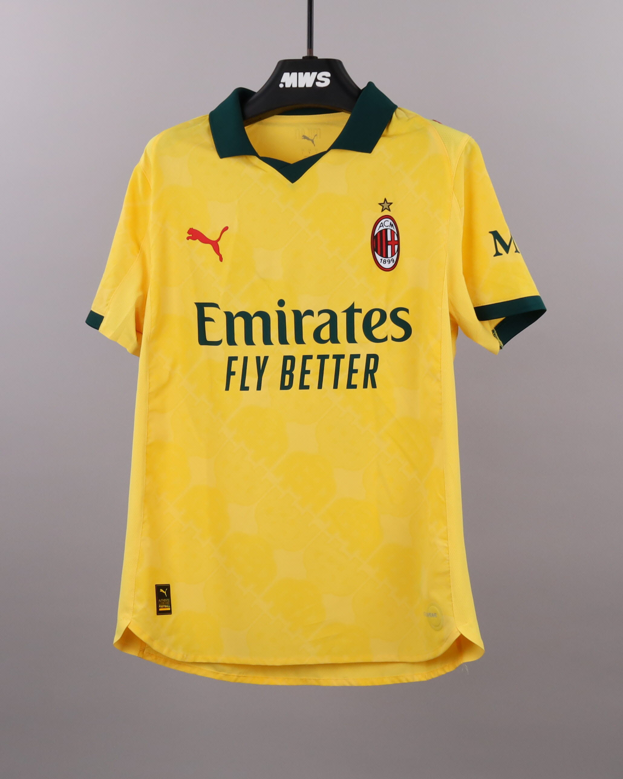 Fikayo Tomori AC Milan shirt