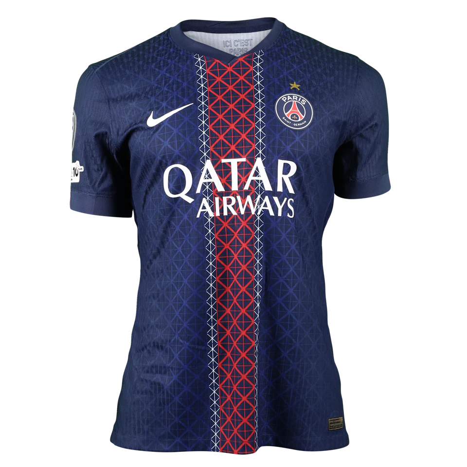 Khvicha Kvaratskhelia Paris Saint-Germain shirt