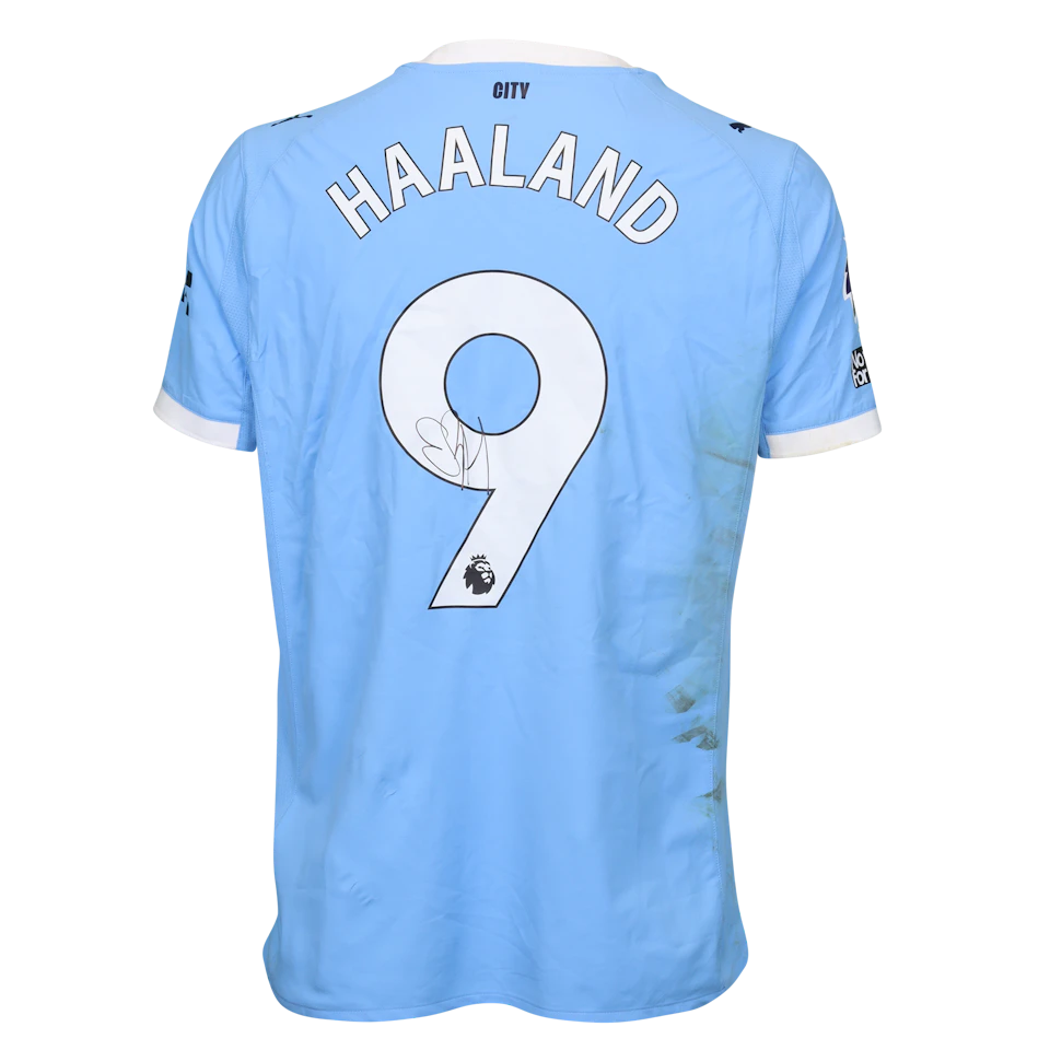 来自Manchester City的Erling Haaland球衣
