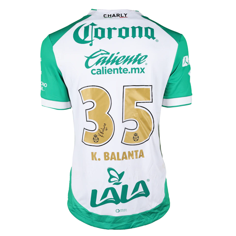 来自Santos Laguna的Kevin Alexander Balanta Lucumí球衣