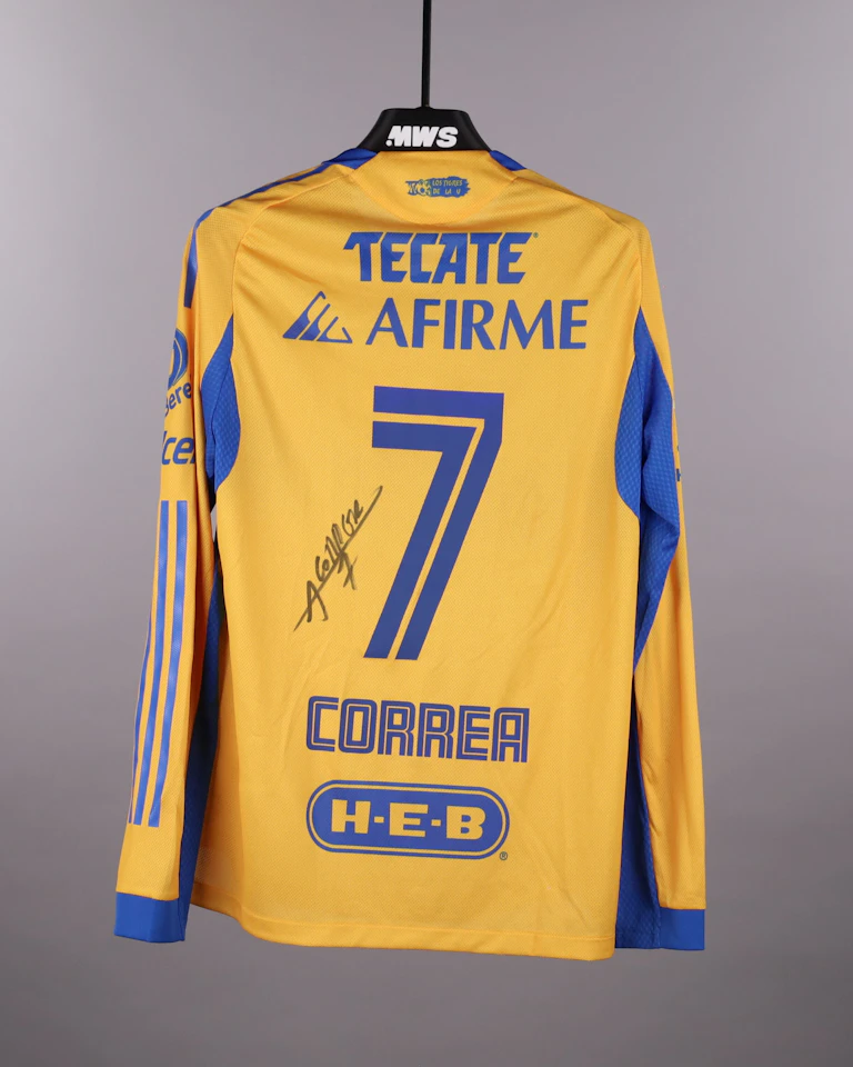 Ángel Martín Correa Tigres UANL shirt