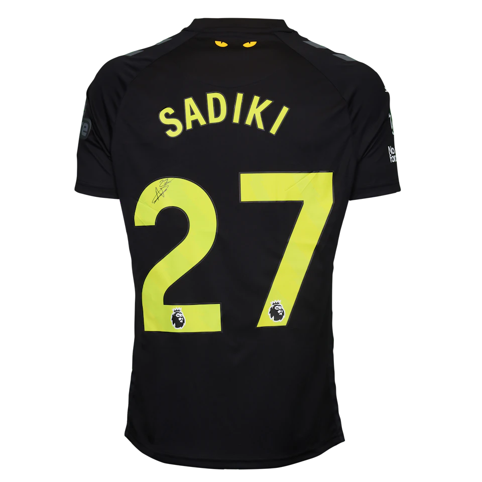来自Sunderland的Noah Sadiki球衣