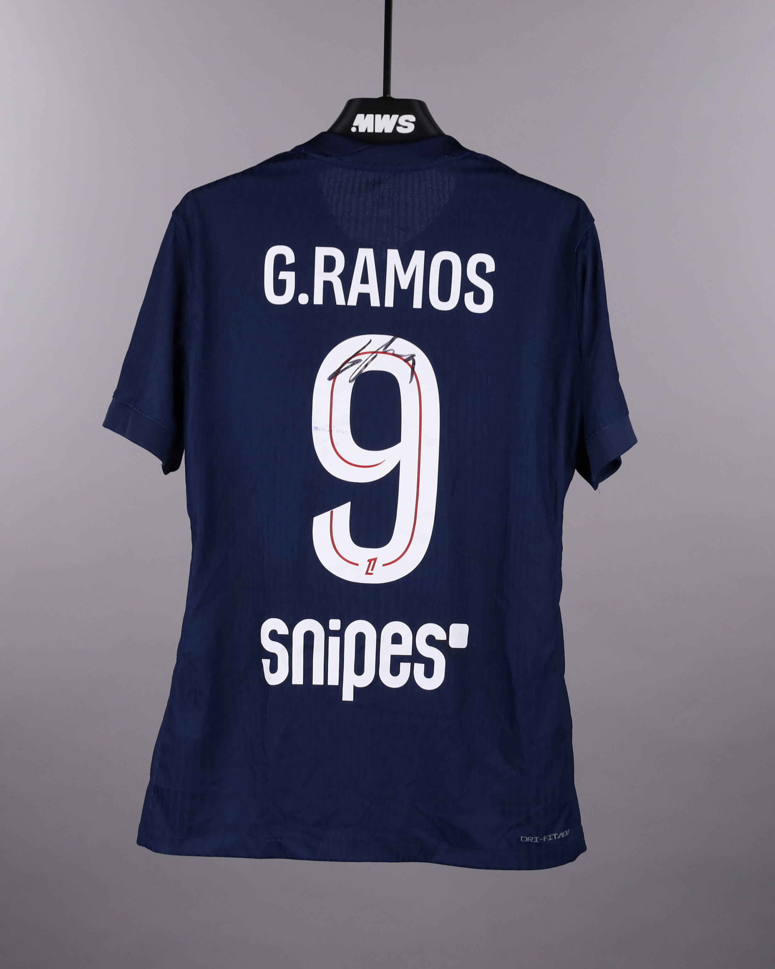 Gonçalo Ramos Paris Saint-Germain shirt