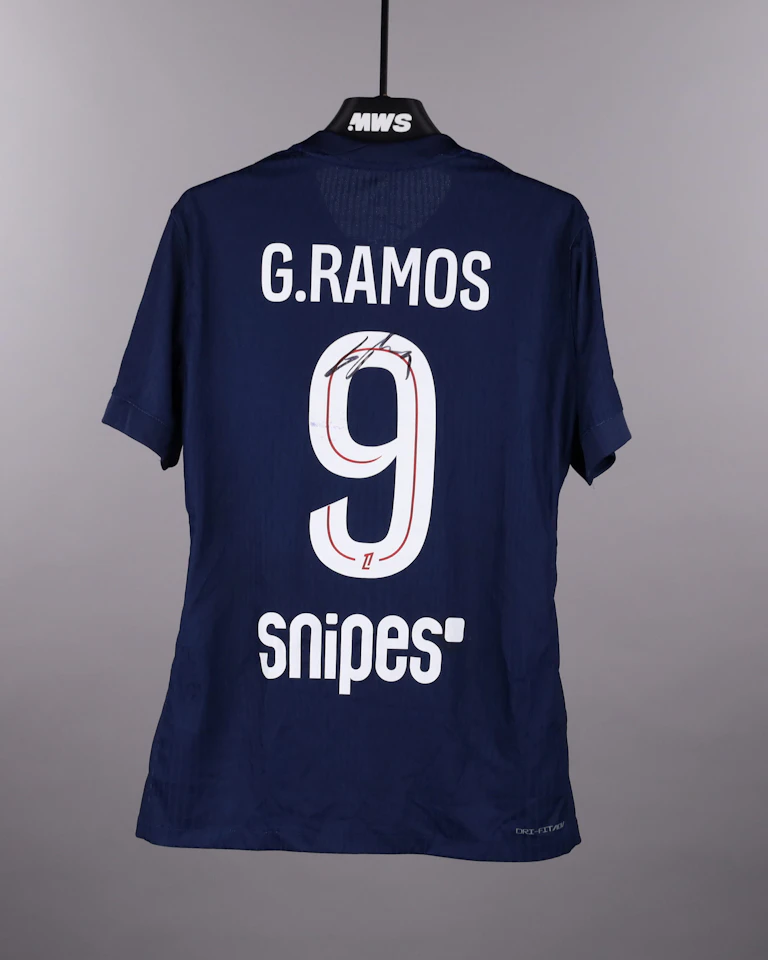 Gonçalo Ramos Paris Saint-Germain shirt