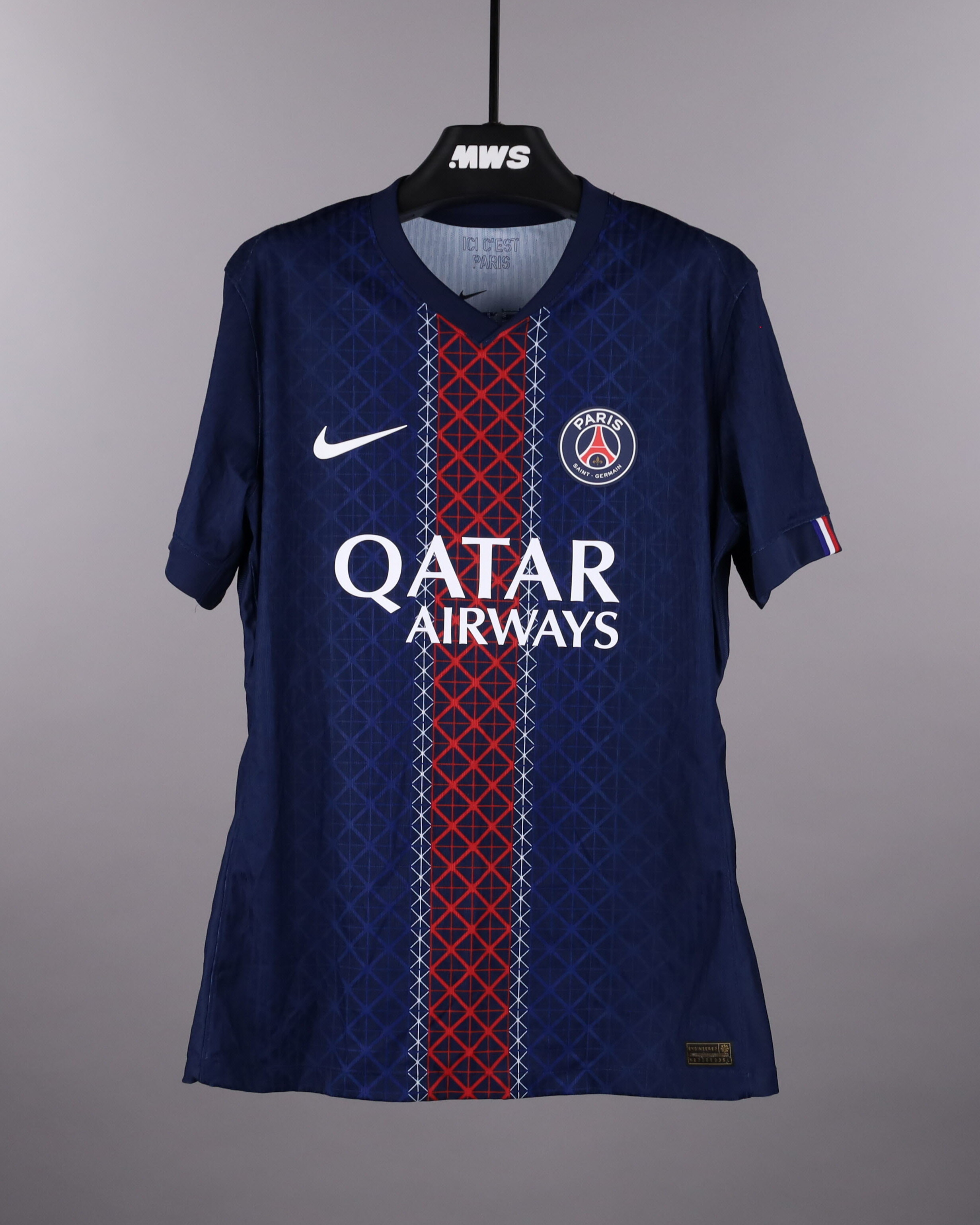 Gonçalo Ramos Paris Saint-Germain shirt