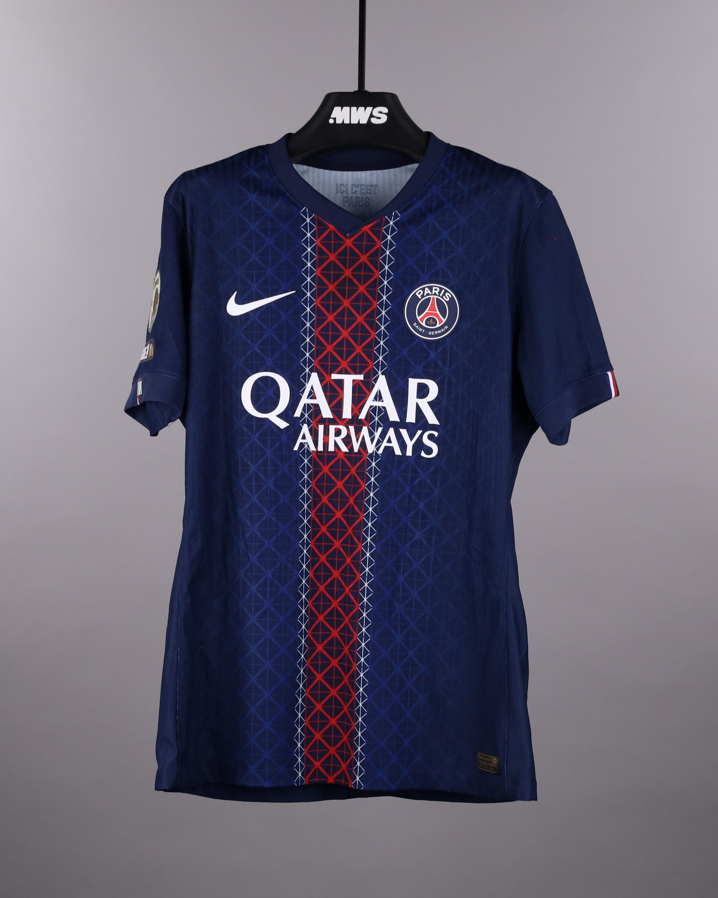 Lucas Hernández Paris Saint-Germain shirt