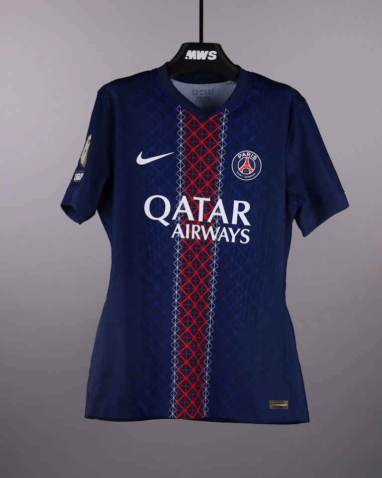 Bradley Barcola Paris Saint-Germain shirt