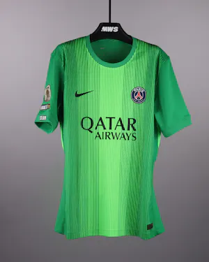 Paris Saint-Germain 팀의 Lucas Chevalier 셔츠