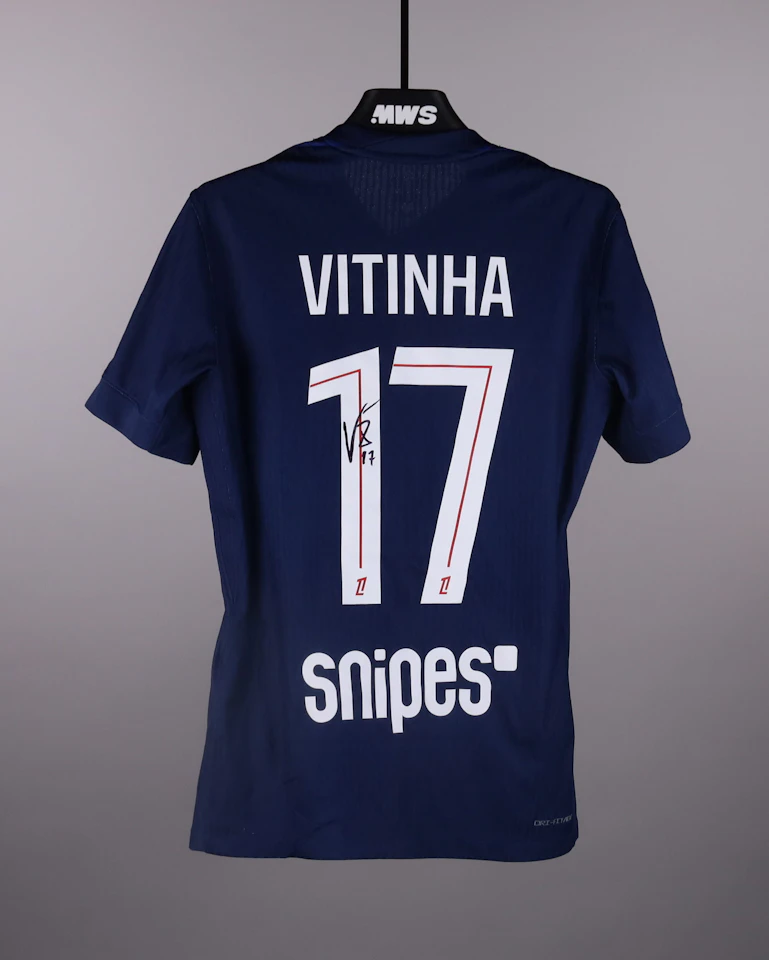 Vitinha Paris Saint-Germain shirt