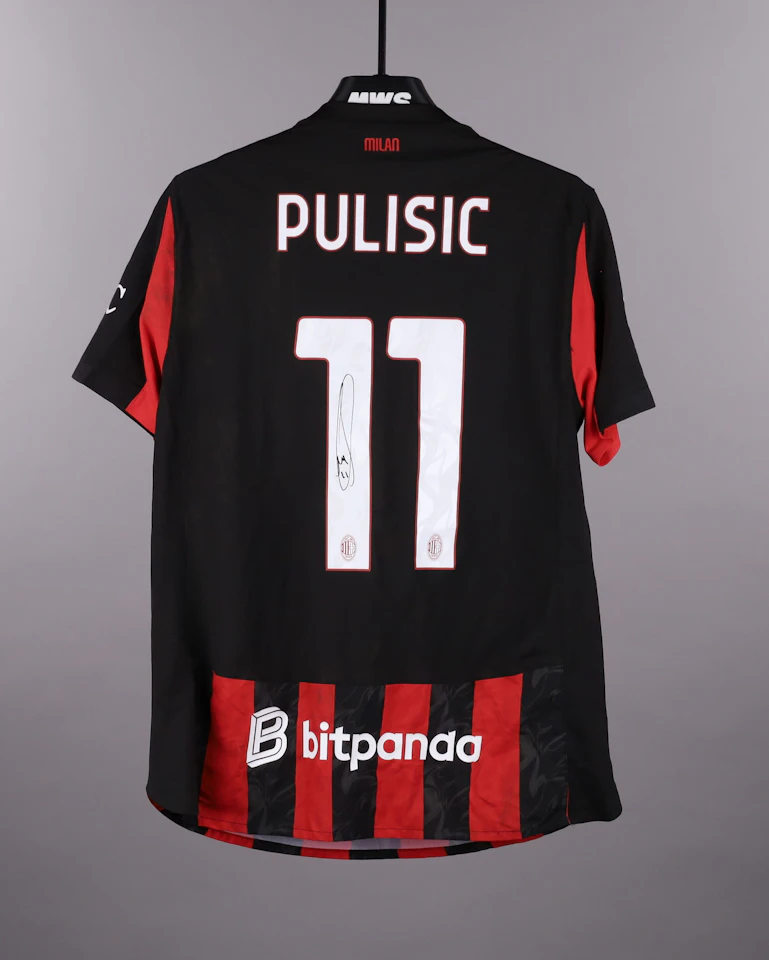 AC Milan 팀의 Christian Pulisic 셔츠