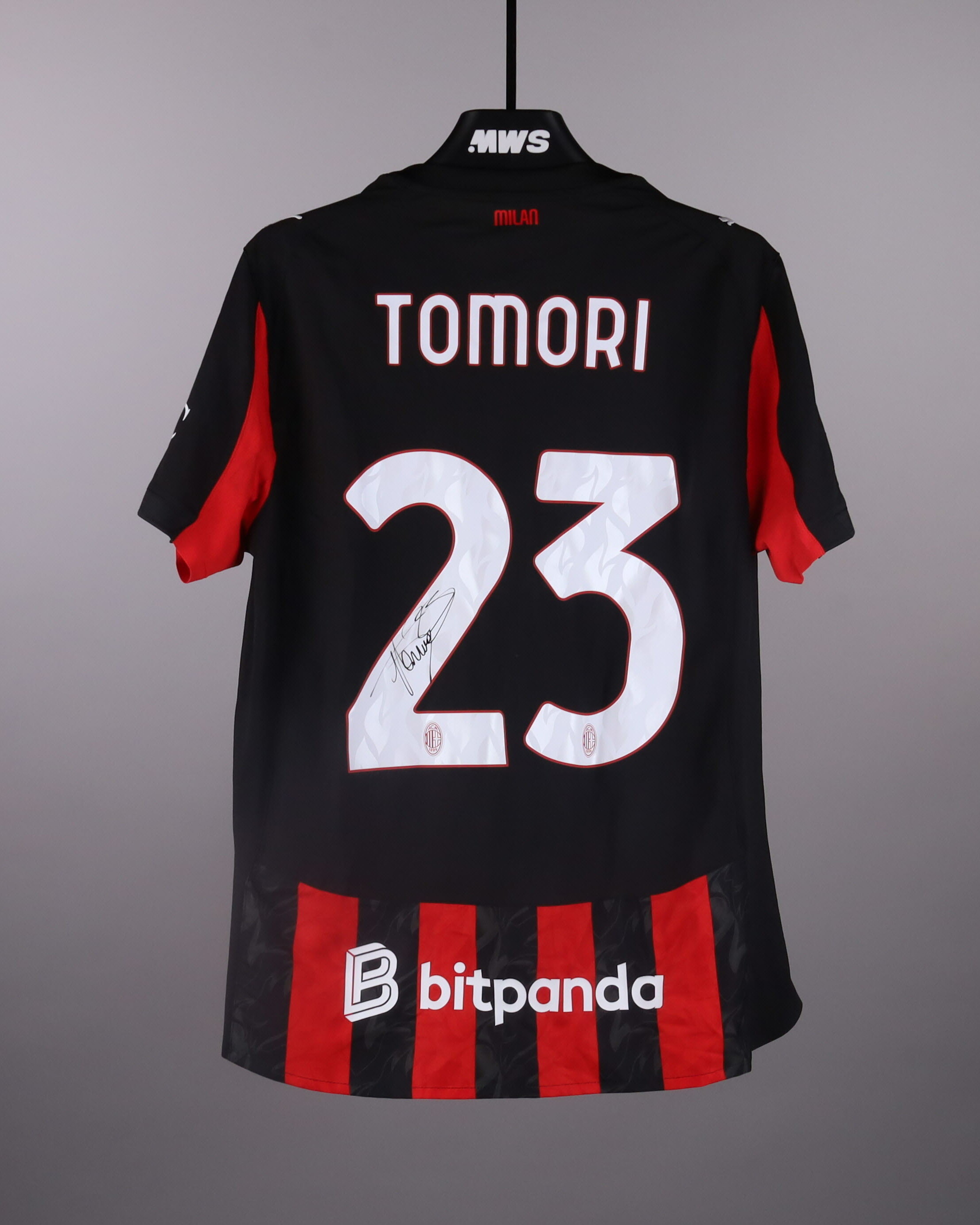 Fikayo Tomori AC Milan shirt