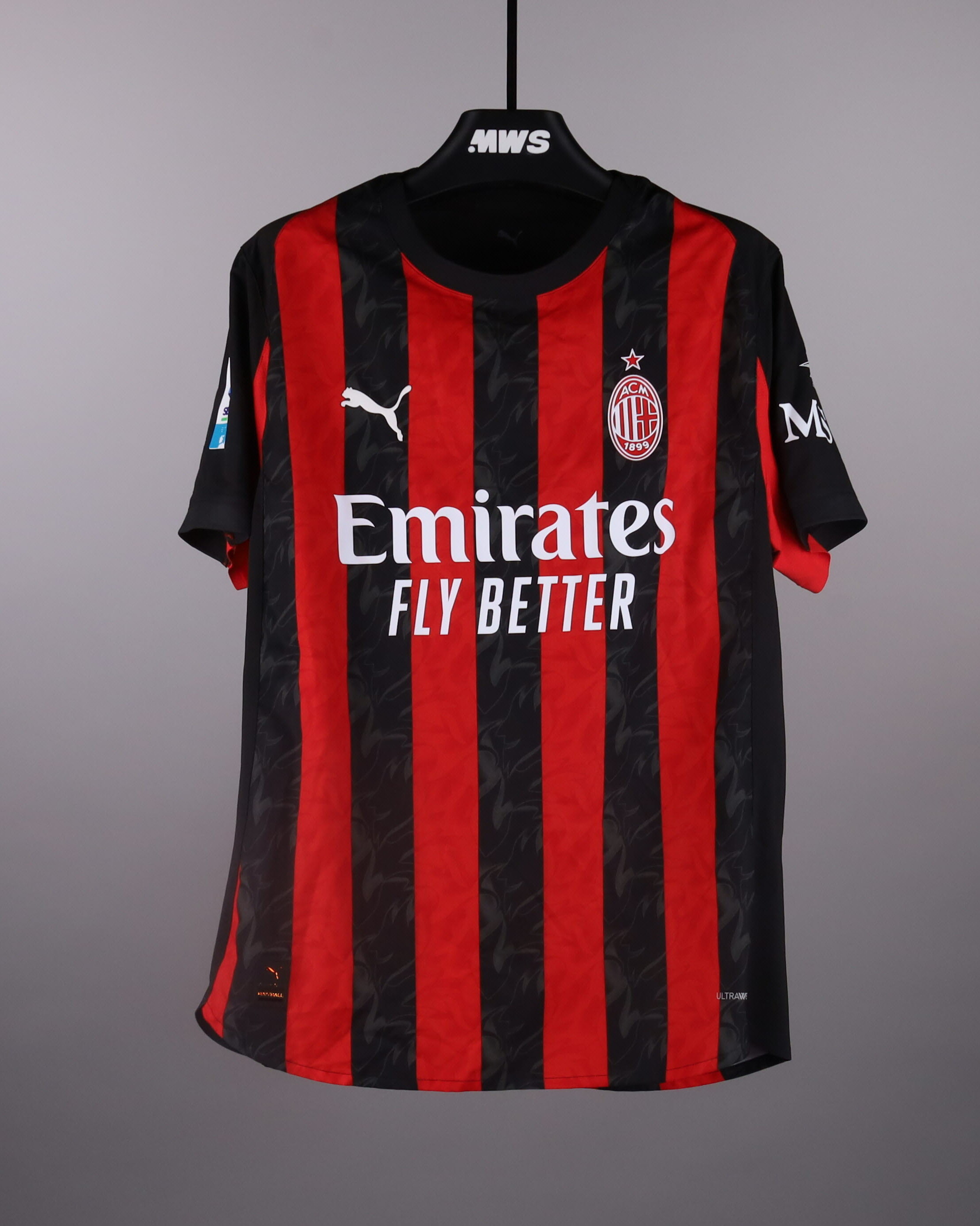 Fikayo Tomori AC Milan shirt