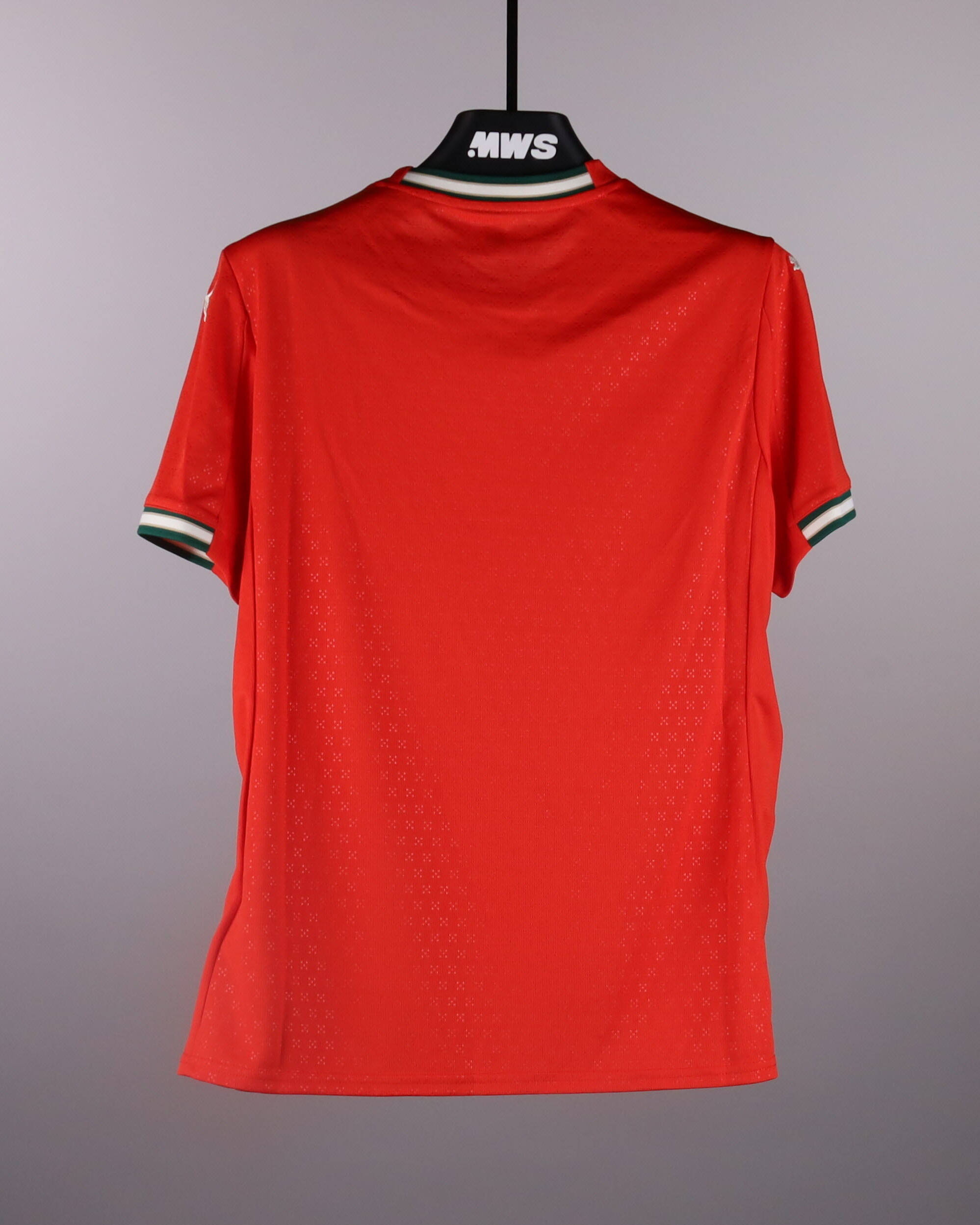 Squad Signed Shirt - 4 | MatchWornShirt