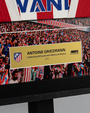 Limited Edition Framed Griezmann Shirt 200 Goals - 2